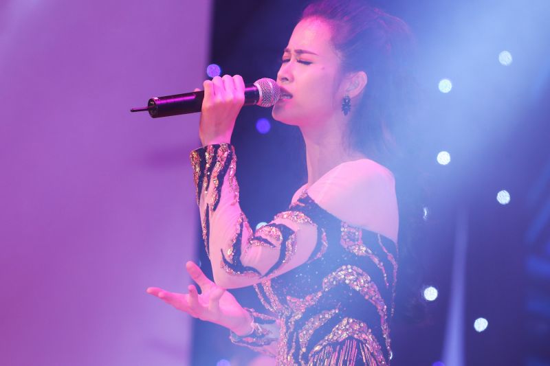 Dong Nhi 12.jpg Dong Nhi 12.jpg